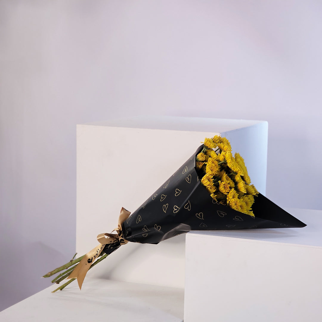 الذهبي المتوهج الأسود