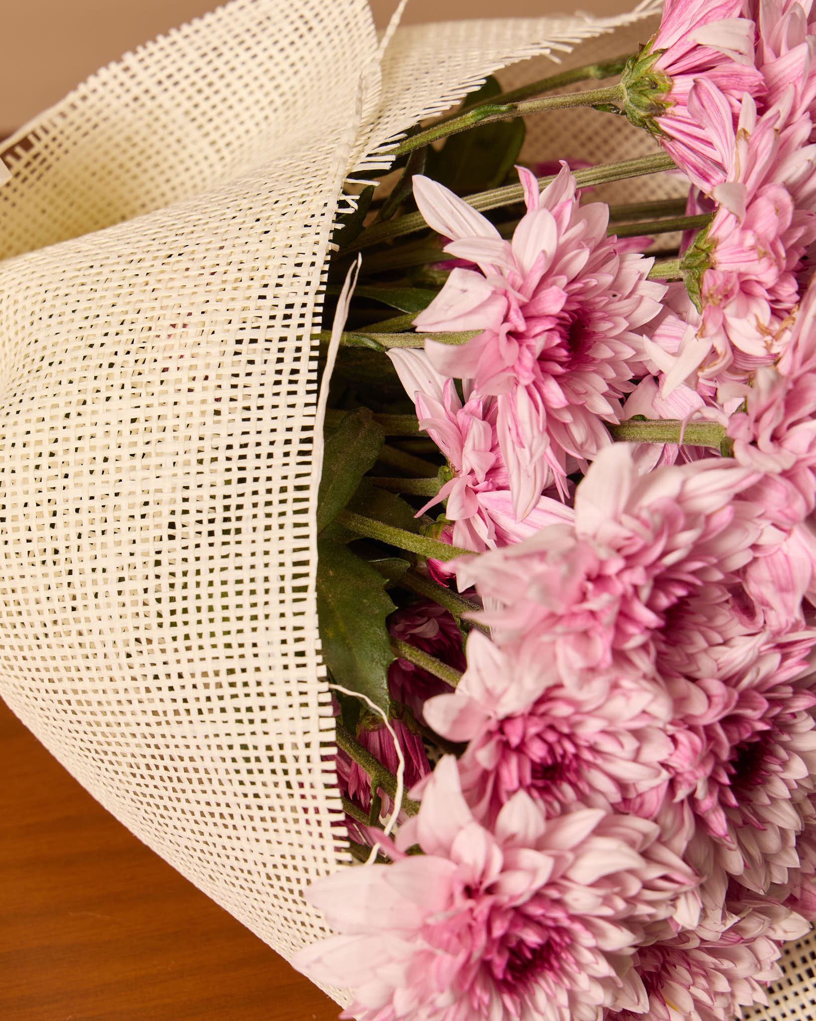 باقة زهور الأقحوان الوردي