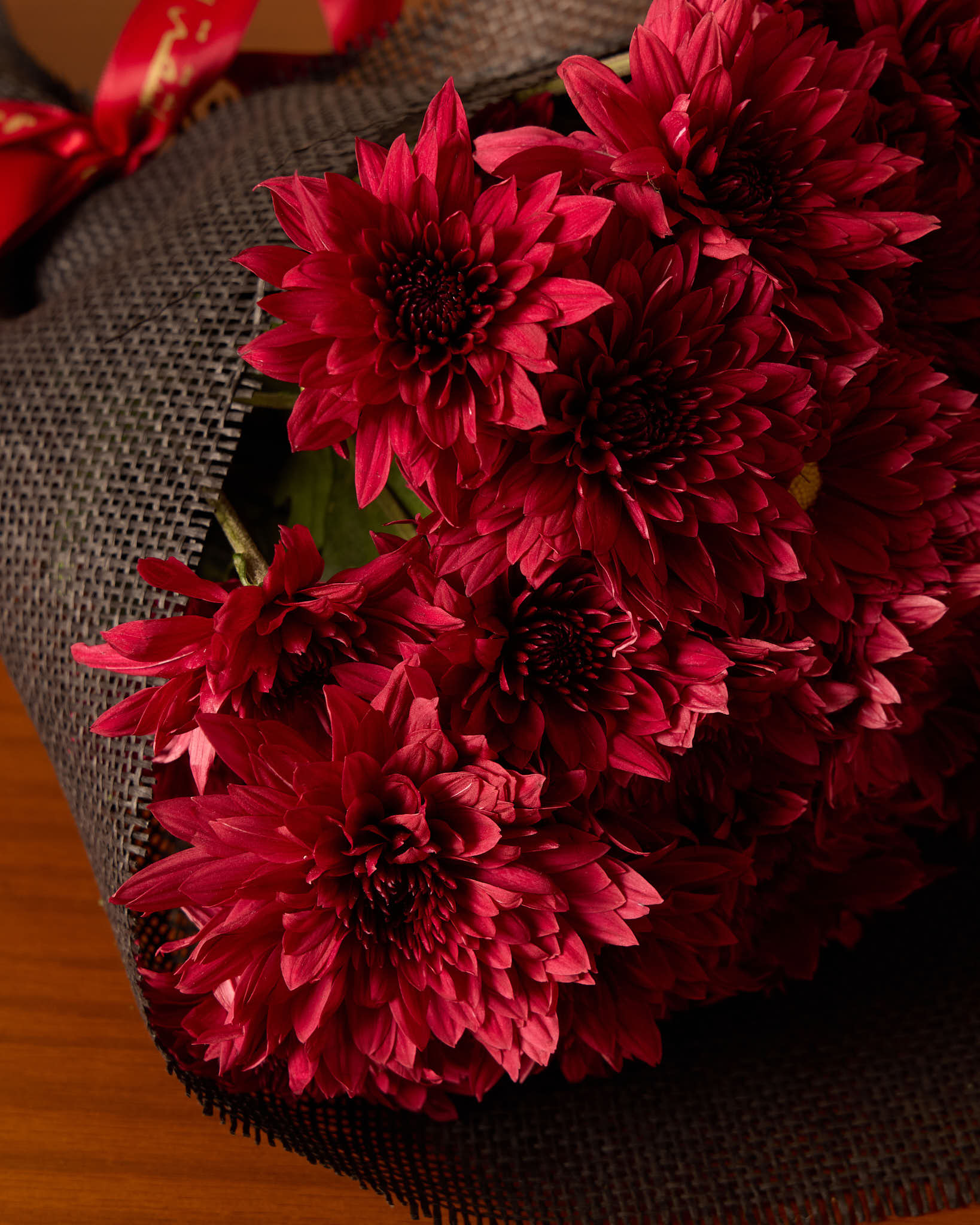 Red chrysanthemum bouquet