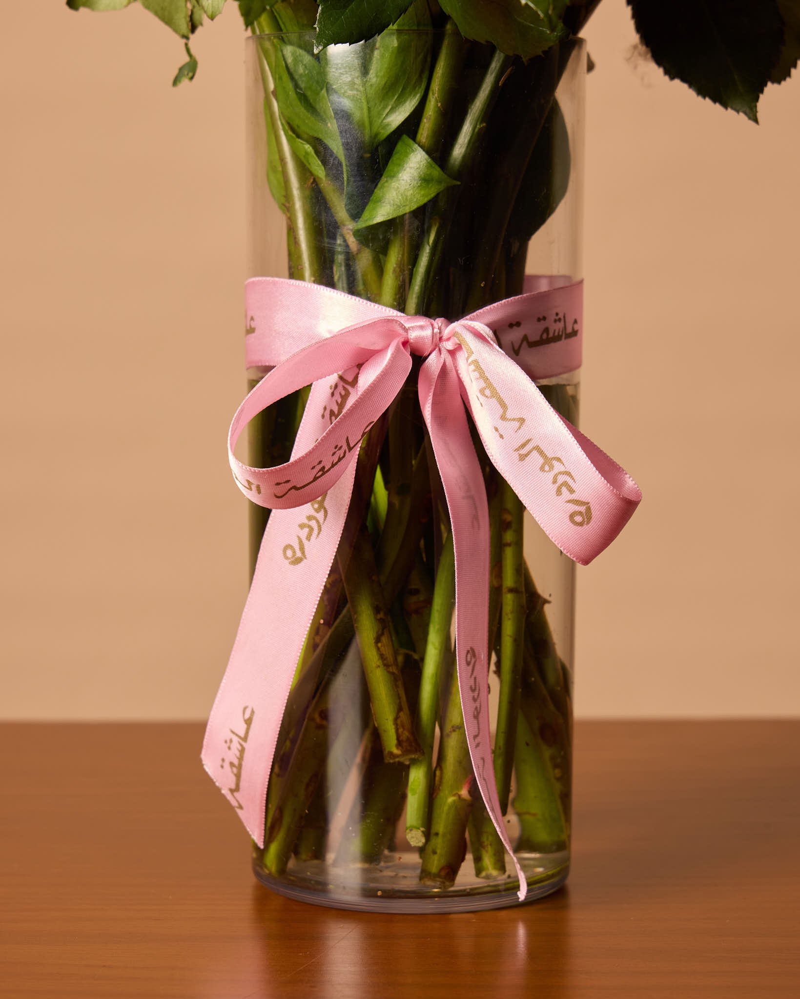 مزهرية ورود متنوعة