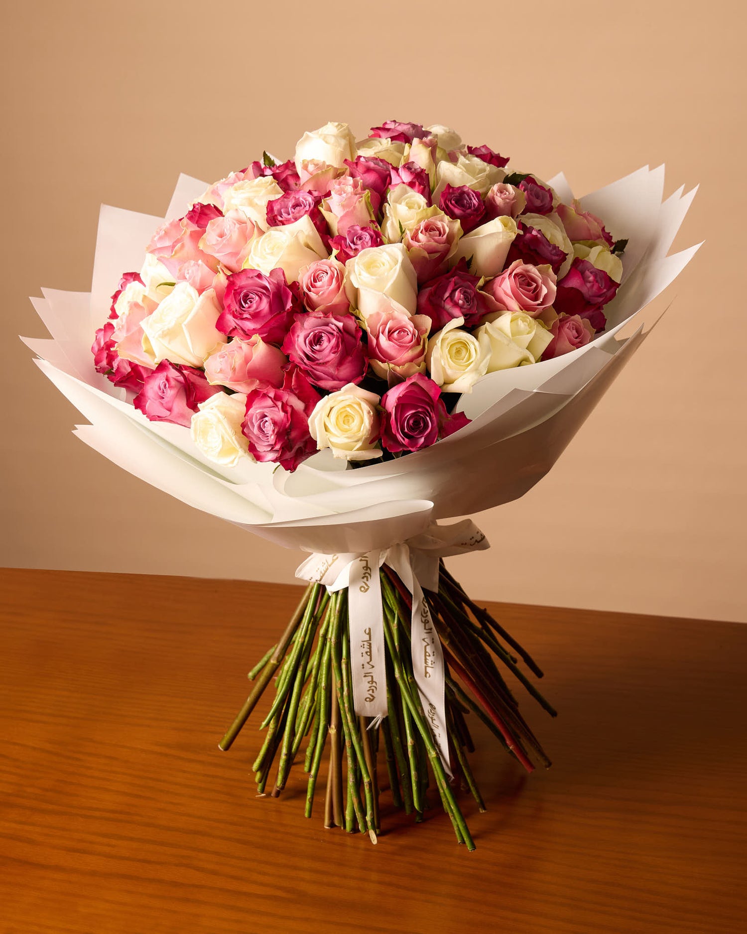 باقة من 100 وردة وردية
