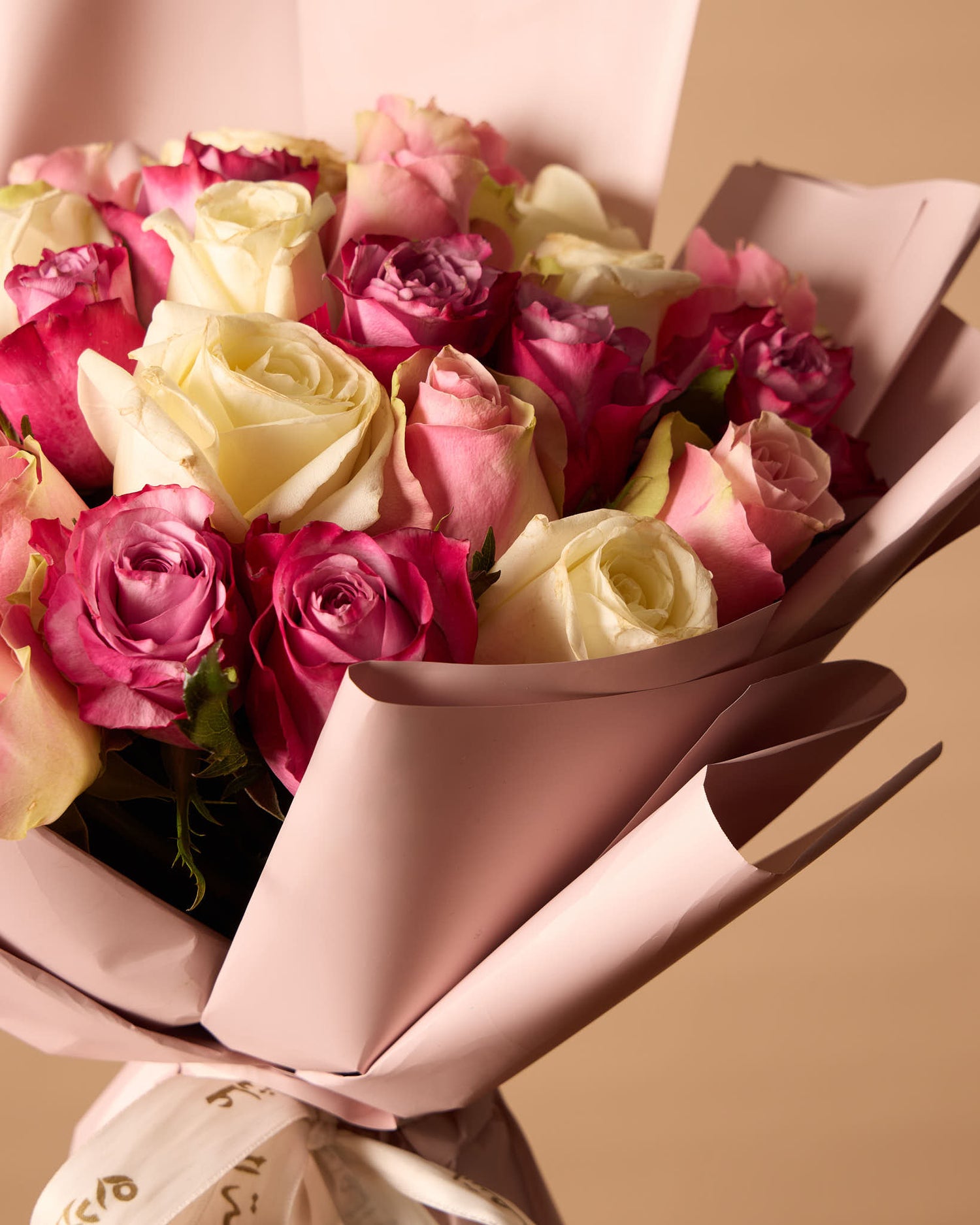 باقة من 25 وردة وردية