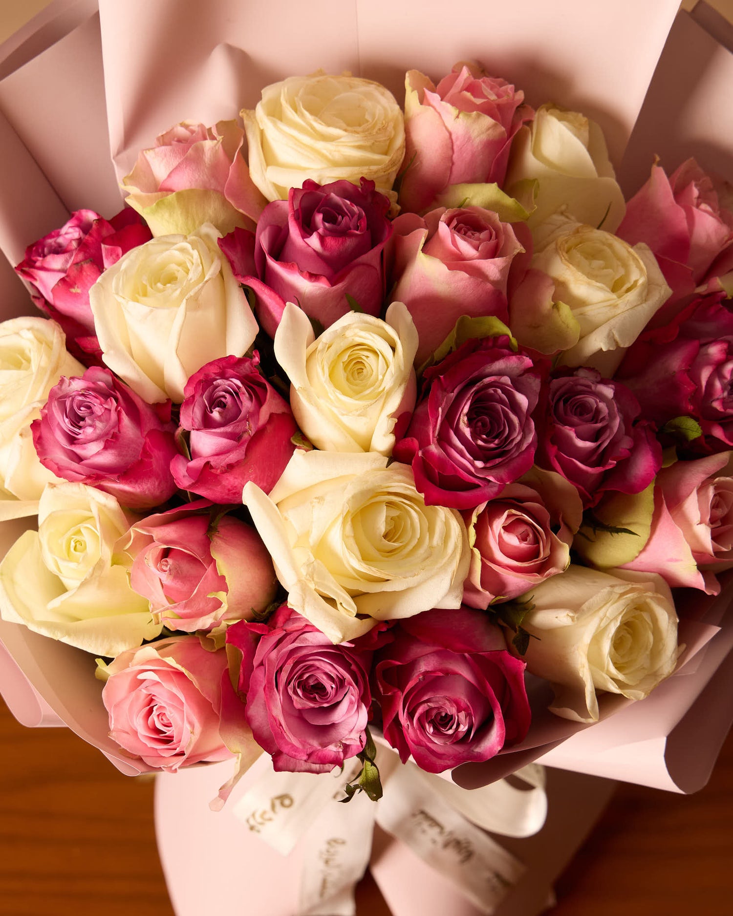 باقة من 25 وردة وردية