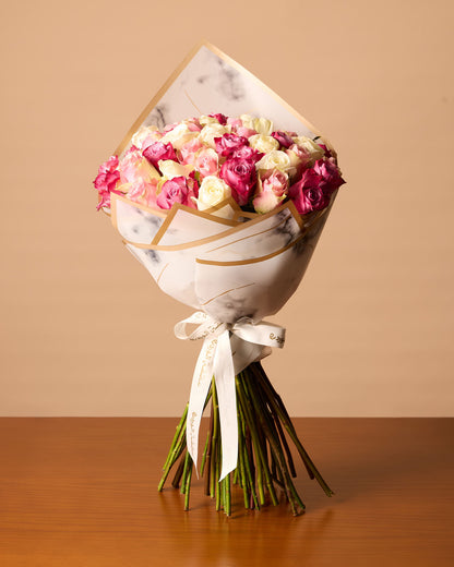 باقة من 50 وردة وردية