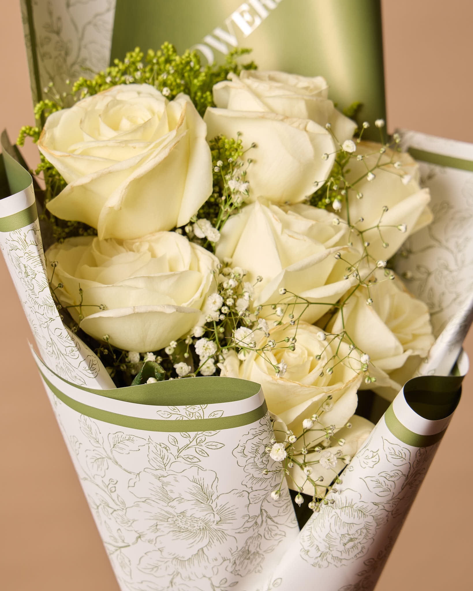 7 White Roses Bouquet