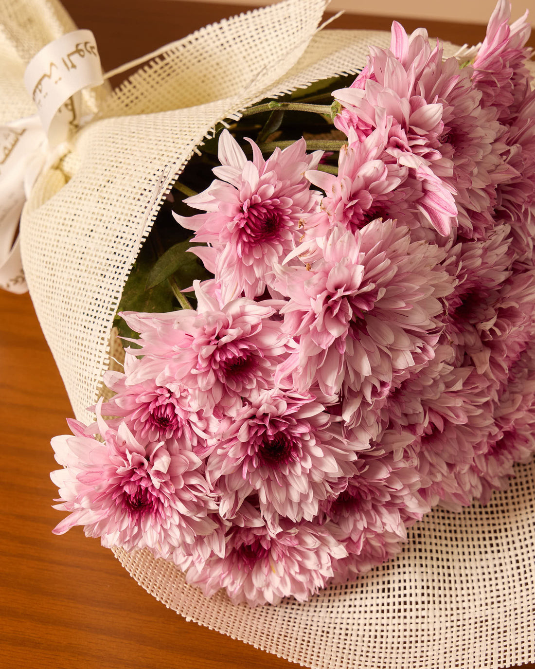 باقة زهور الأقحوان الوردي