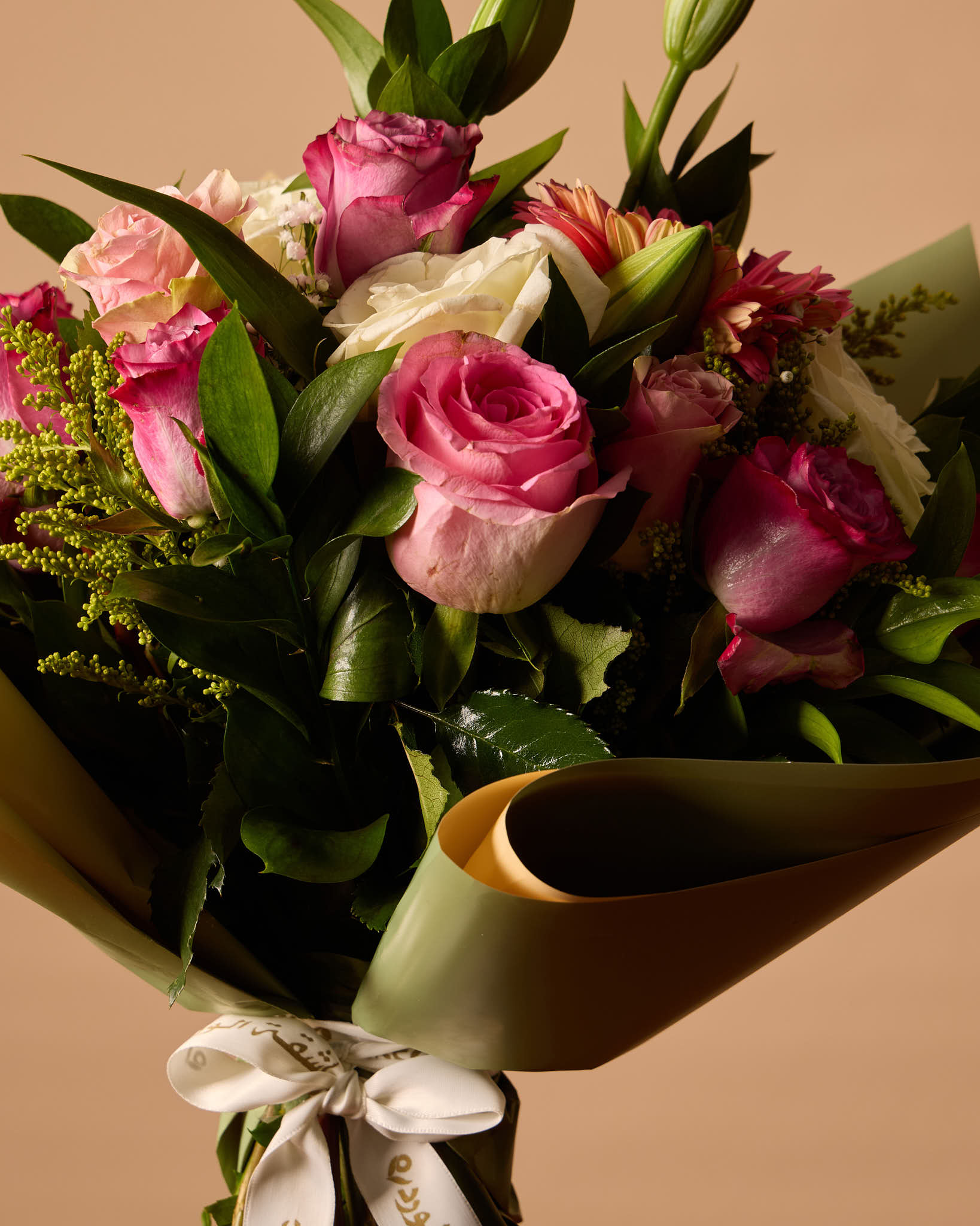 باقة هارموني من الورد والزنبق