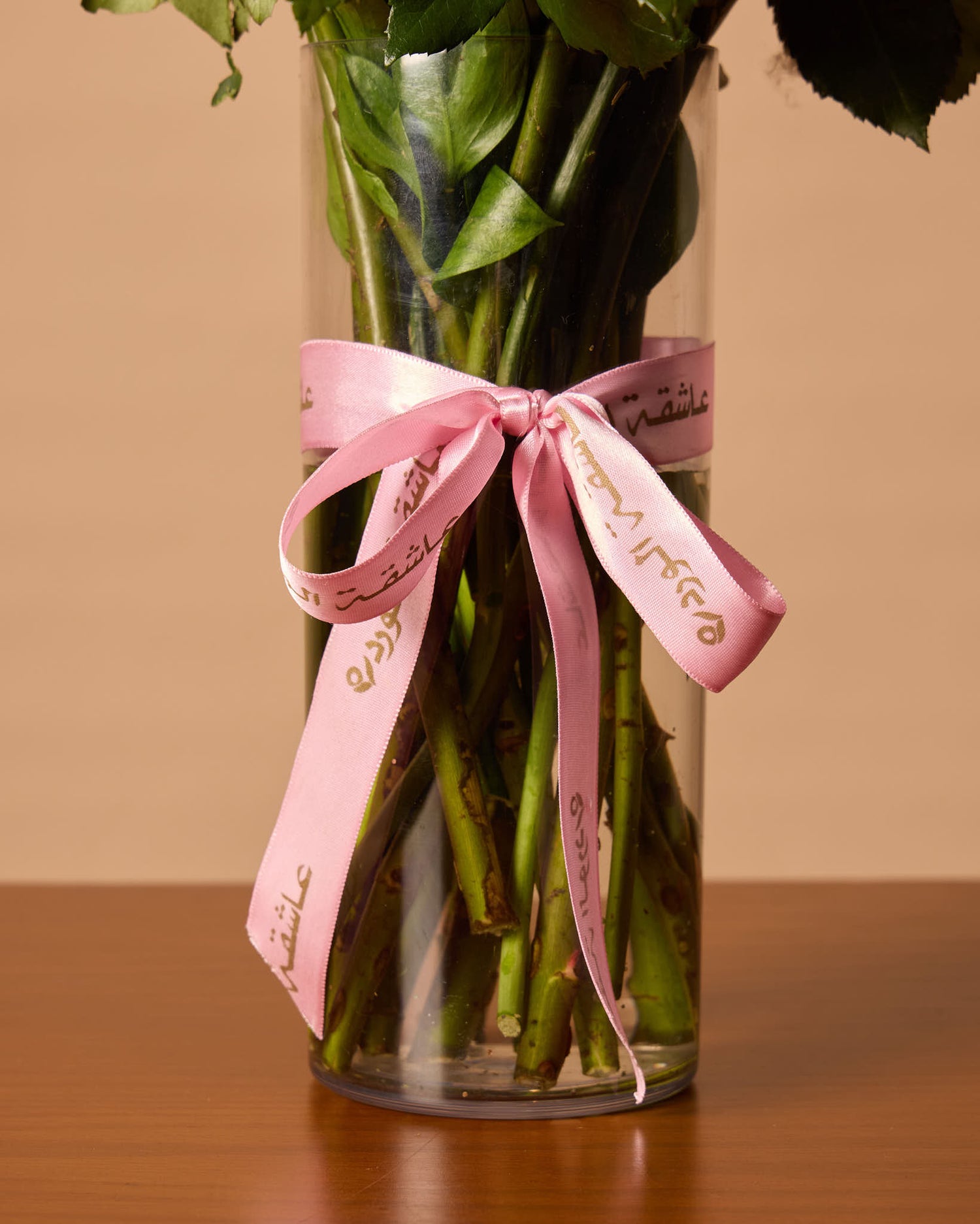 مزهرية ورود متنوعة